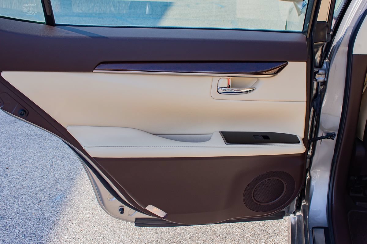 Used 2018 Lexus ES 350 w/ Luxury Package w/ Premier Package FWD image 16