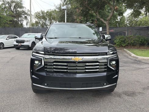 Used 2025 Chevrolet Suburban Premier RWD image 8