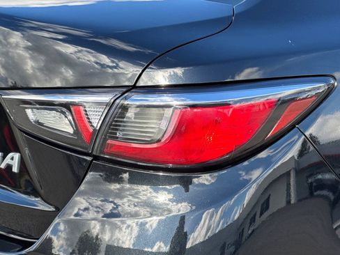 Used 2017 Toyota Yaris iA image 25