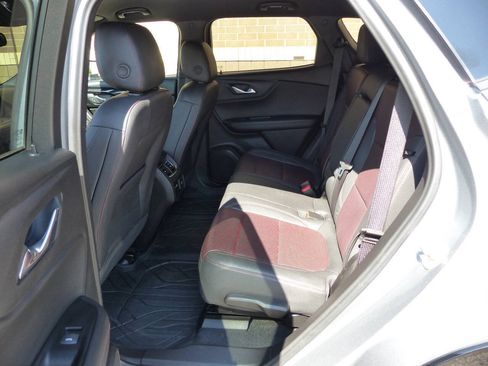 Used 2025 Chevrolet Blazer RS FWD image 38