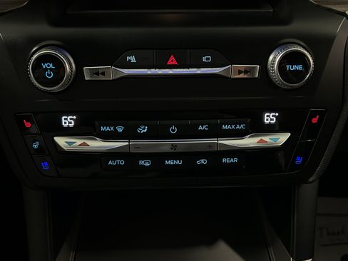 Used 2020 Ford Explorer Limited AWD/4WD image 9