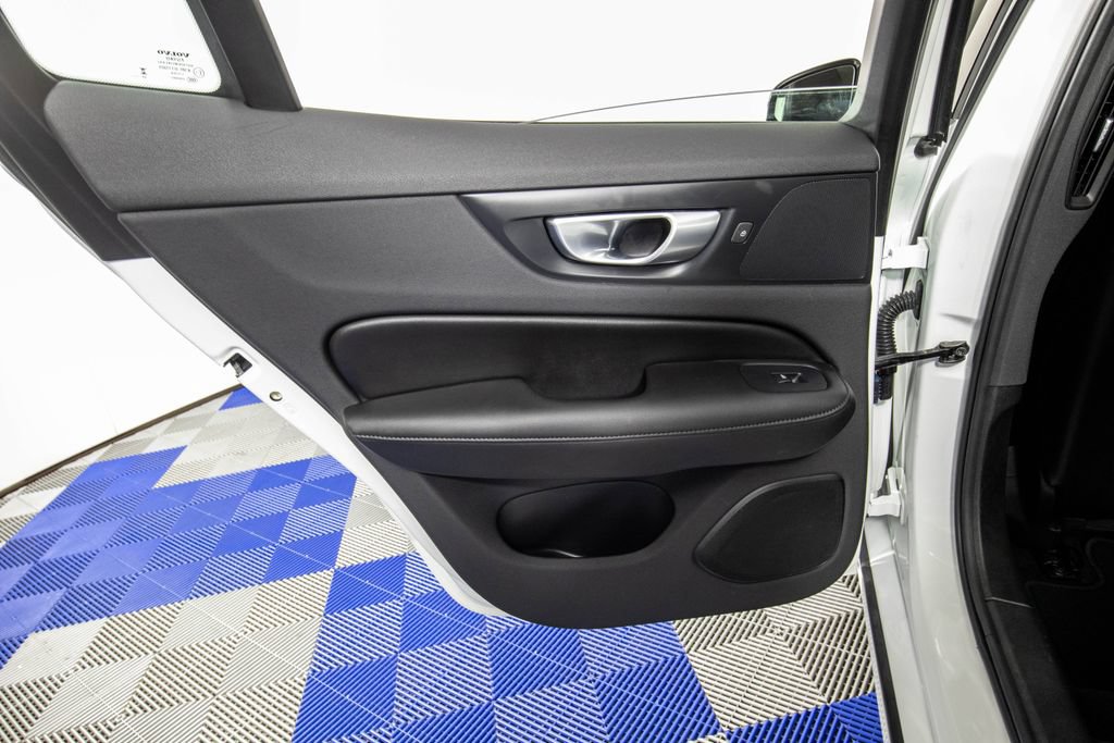 Used 2025 Volvo S60 B5 Core FWD image 14