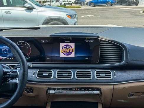 New 2026 Mercedes-Benz GLS 580 4MATIC image 13