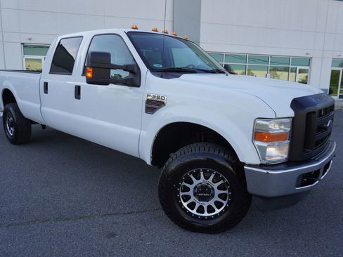 Used 2010 Ford F350 XL image 1