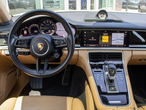 Used 2022 Porsche Panamera 4 w/ Premium Package image 13