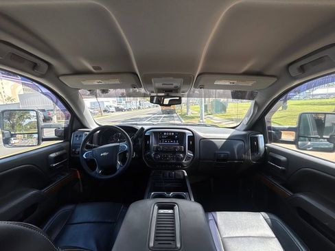 Used 2017 Chevrolet Silverado 1500 LTZ w/ LTZ Plus Package image 12
