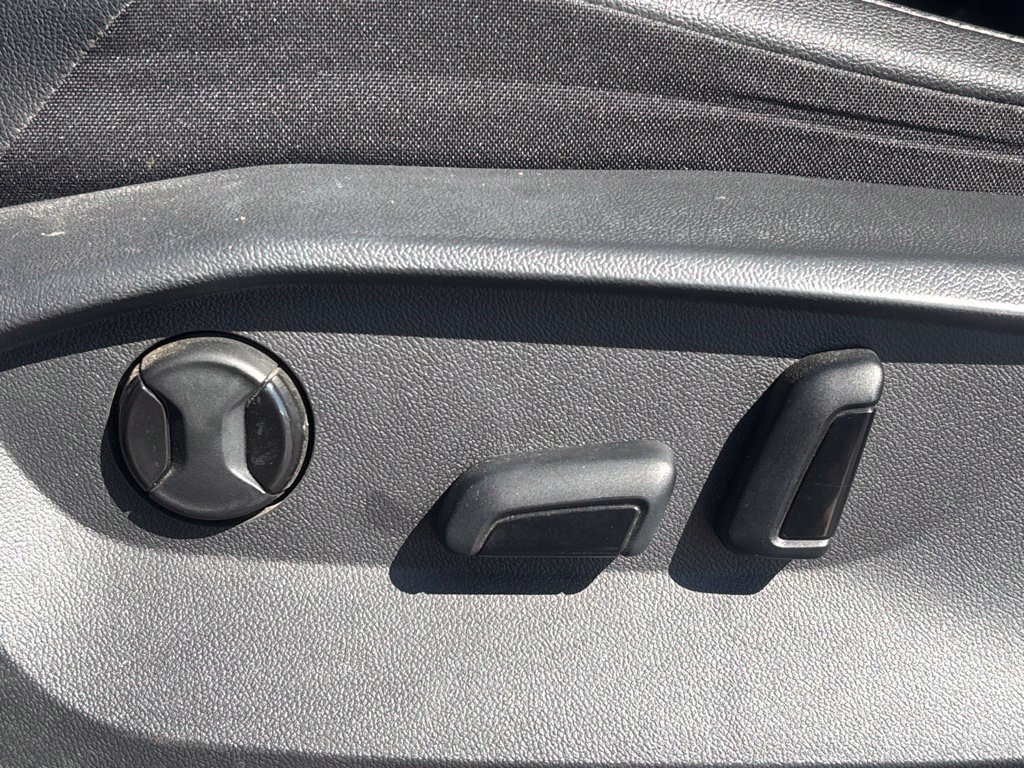 Used 2022 Volkswagen Tiguan SE FWD image 9