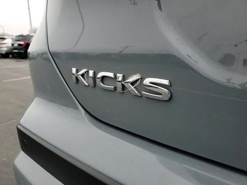Used 2023 Nissan Kicks SV image 7