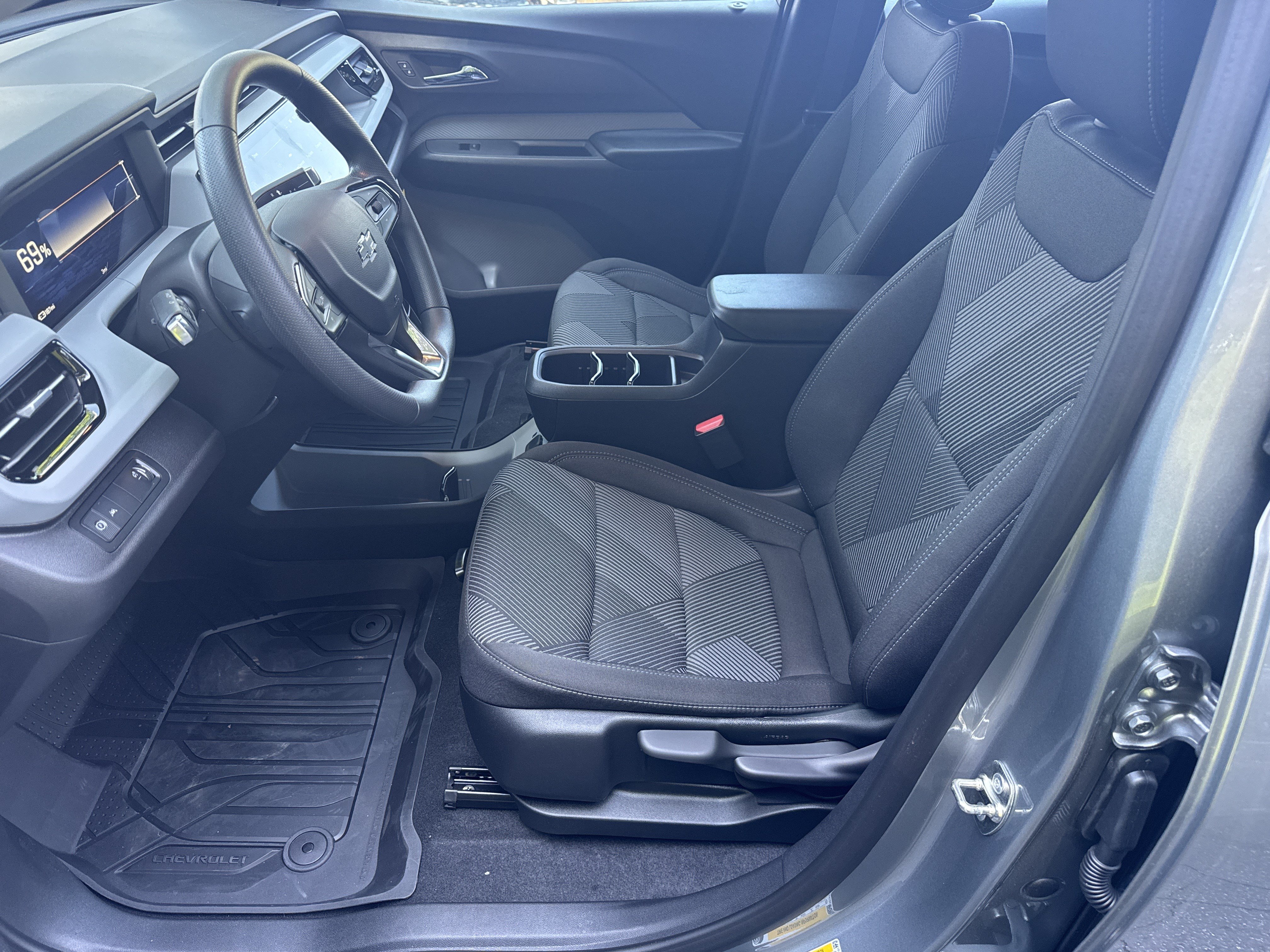 New 2027 Chevrolet Bolt LT FWD image 9