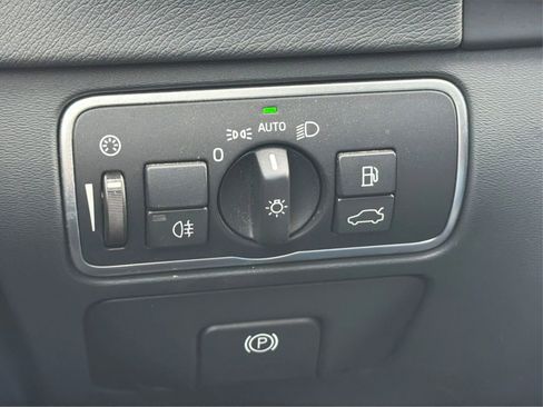 Used 2017 Volvo S60 T5 Dynamic w/ Vision Package image 22