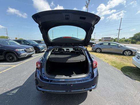 Used 2018 MAZDA MAZDA3 Touring FWD image 5