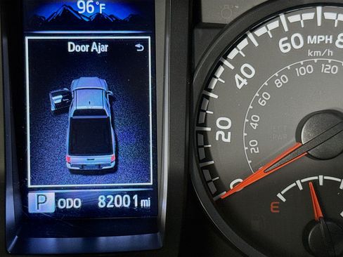 Used 2021 Toyota Tacoma SR w/ SR Convenience Package RWD image 15