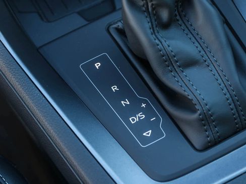 New 2025 Audi Q3 2.0T Premium image 30