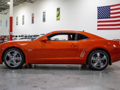 Used 2010 Chevrolet Camaro SS w/ RS Package RWD image 4