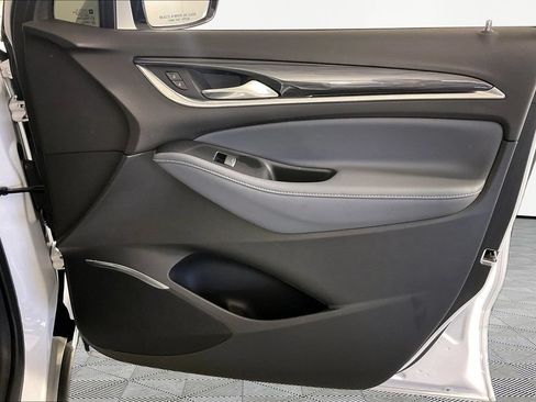 Certified 2024 Buick Enclave Essence FWD image 25