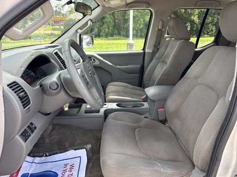 Used 2016 Nissan Frontier SV RWD image 11