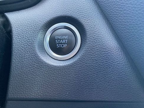 Used 2020 Toyota Corolla LE image 10