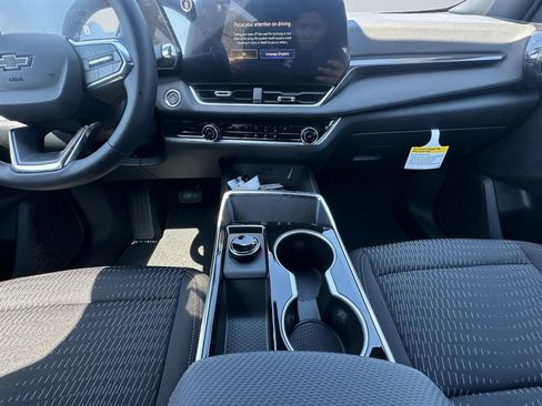 New 2026 Chevrolet Equinox LT FWD image 11