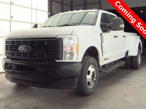 Used 2023 Ford F350 XL image 4