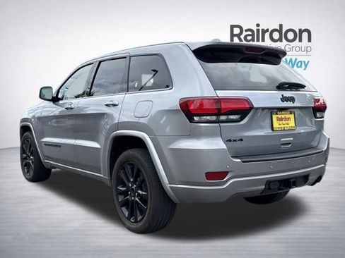 Used 2019 Jeep Grand Cherokee Altitude AWD/4WD image 5