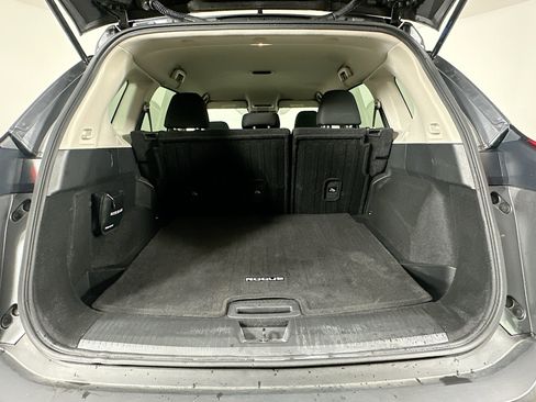 Used 2023 Nissan Rogue S AWD/4WD image 27
