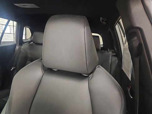 Used 2023 Toyota Corolla Cross XSE image 12