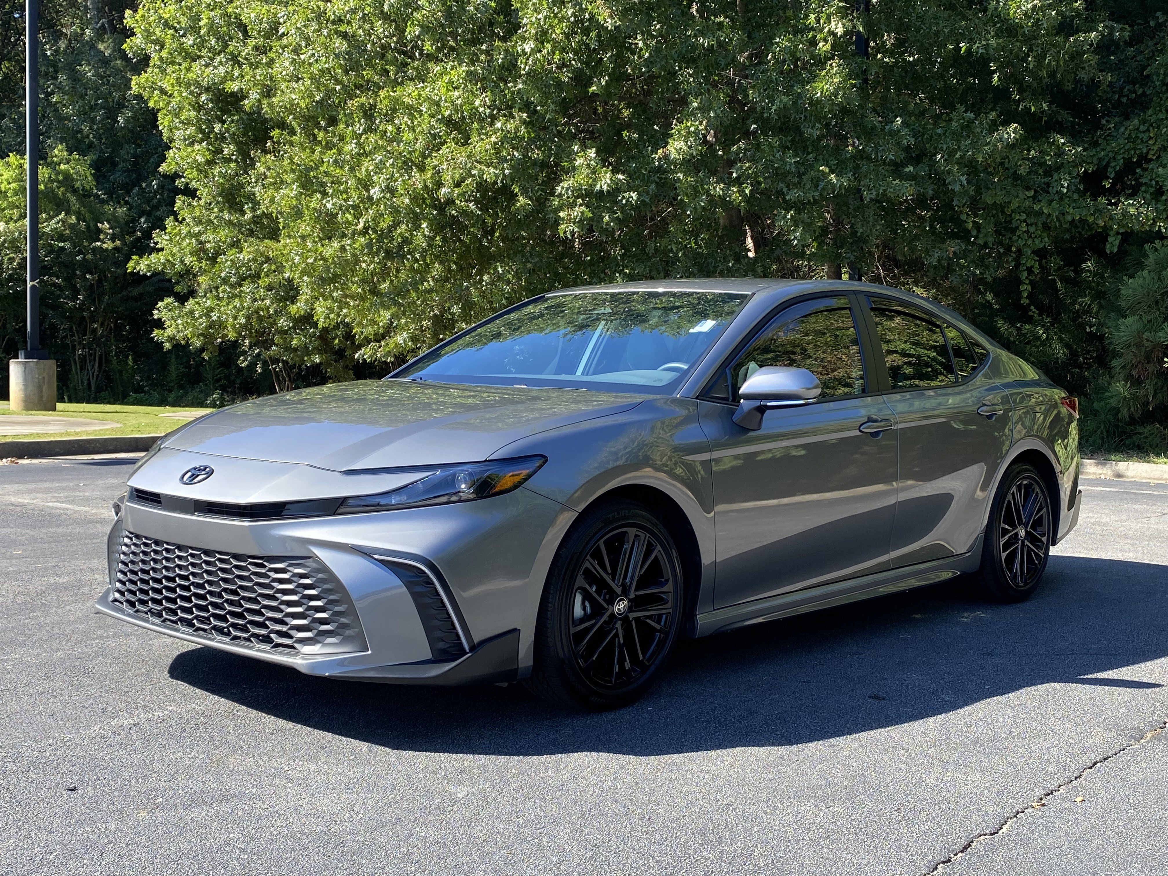 Used 2026 Toyota Camry SE FWD image 5