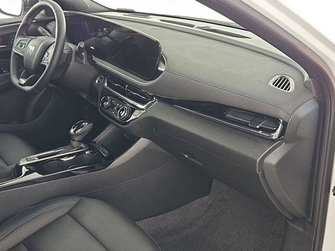 Used 2025 Buick Envista Sport Touring image 33