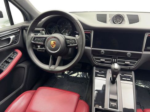 Used 2022 Porsche Macan AWD/4WD image 52