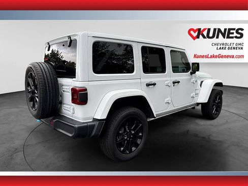 Used 2024 Jeep Wrangler Unlimited Sahara AWD/4WD image 9