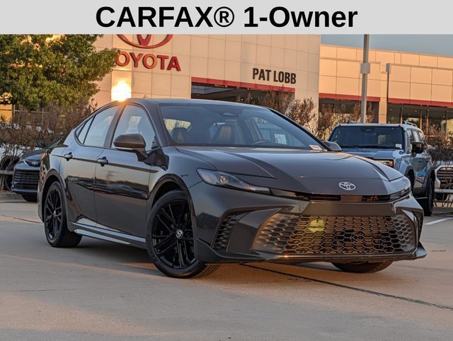 Used 2025 Toyota Camry SE FWD image 2