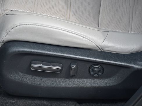 Used 2018 Honda CR-V Touring image 13