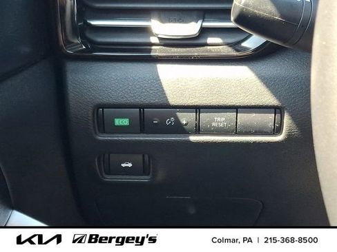 Used 2026 Nissan Sentra SR w/ SR Premium Package FWD image 25