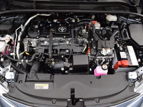 Used 2025 Toyota Corolla LE w/ LE Premium Package image 9