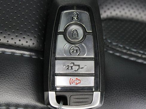 Used 2025 Ford F450 Platinum w/ FX4 Off-Road Package image 79