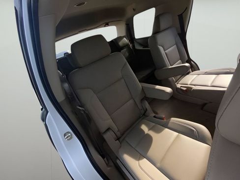 Used 2019 GMC Yukon SLT w/ Premium Edition AWD/4WD image 2