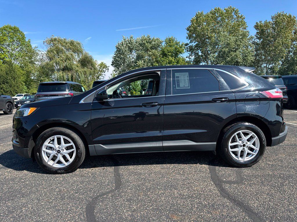 Used 2023 Ford Edge SEL AWD/4WD image 7