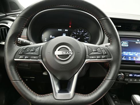 Used 2024 Nissan Kicks SR w/ SR Premium Package FWD image 16