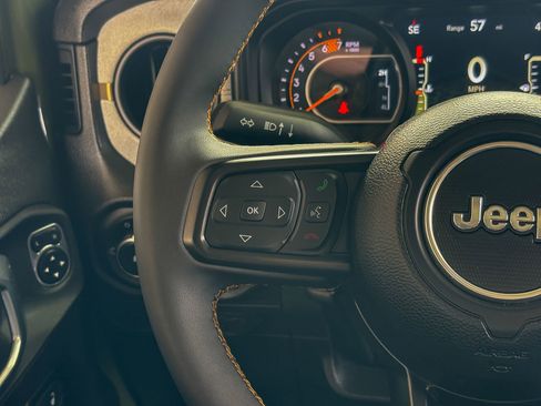 Used 2024 Jeep Wrangler Willys image 29