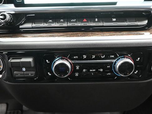 New 2025 GMC Sierra 1500 SLE w/ Preferred Package image 20