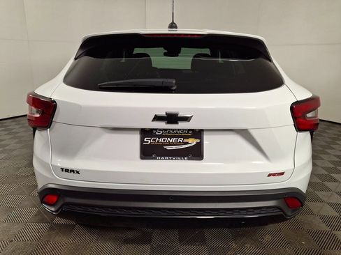 Used 2025 Chevrolet Trax RS w/ Sunroof Package image 4