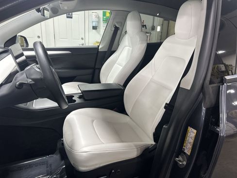 Used 2023 Tesla Model Y Long Range image 19