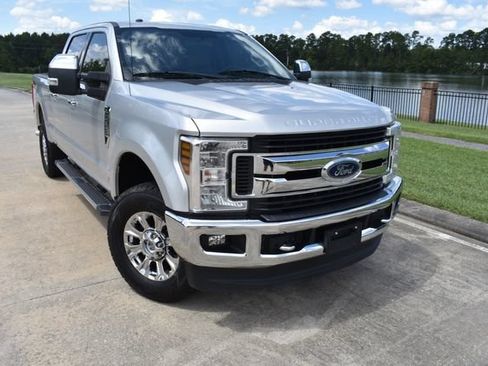 Used 2019 Ford F250 XLT w/ XLT Premium Package AWD/4WD image 2