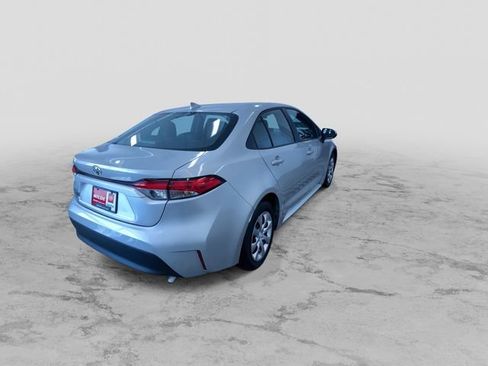 Used 2025 Toyota Corolla LE image 10