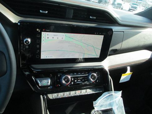 New 2026 GMC Sierra 1500 AT4 w/ AT4 Premium Package image 19