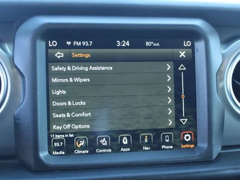 Used 2022 Jeep Wrangler Unlimited Sahara w/ Cold Weather Group AWD/4WD image 35