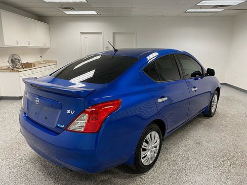 Used 2013 Nissan Versa SV image 5