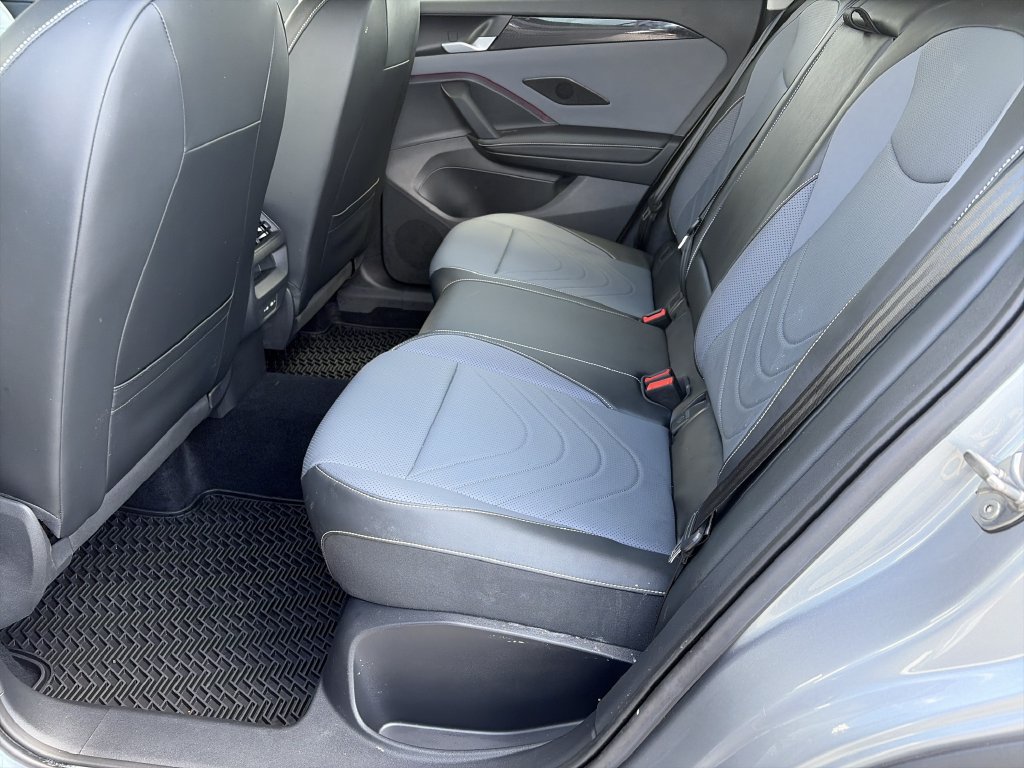 Certified 2025 Volkswagen Tiguan SE FWD image 18