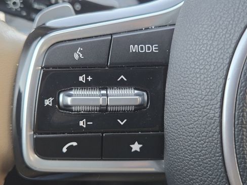 Certified 2025 Kia Sorento SX Prestige w/ Olive Brown Leather Package image 24