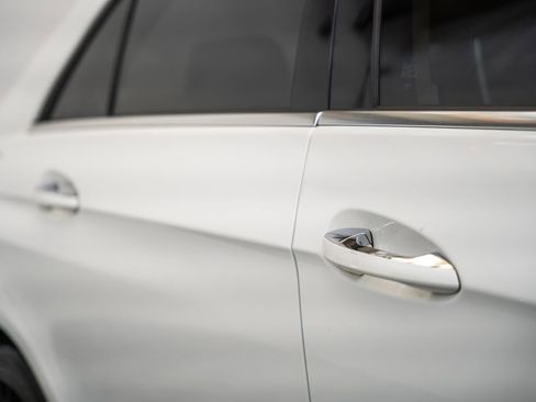 Used 2016 Mercedes-Benz E 350 4MATIC Sedan image 16